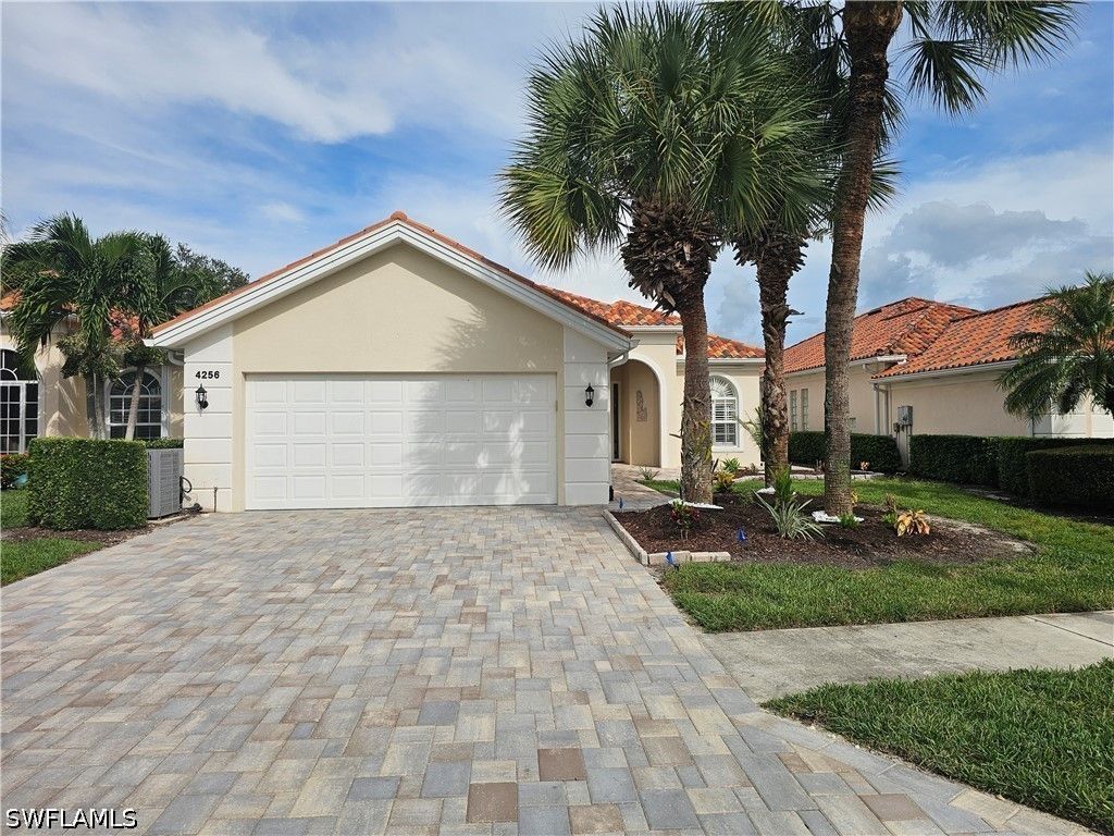4256 Montalvo CT, Naples, FL 34109