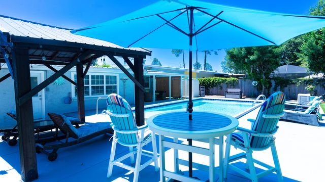 206 Carolyn Avenue, Panama City Beach, FL 32407