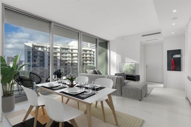 300 Biscayne Blvd Way 4008, Miami, FL 33131