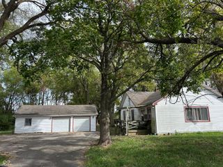 4784 S Columbus Road, Shelbyville, IN 46176