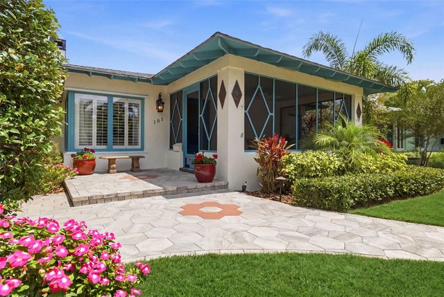 101 26TH AVENUE NE, St Petersburg, FL 33704