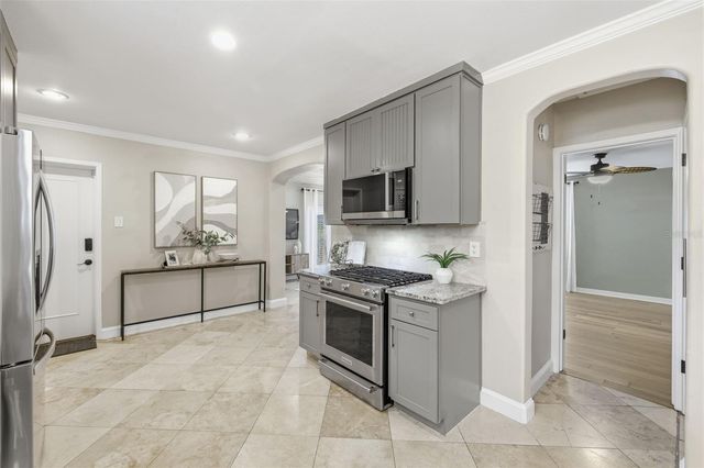 101 26TH AVENUE NE, St Petersburg, FL 33704