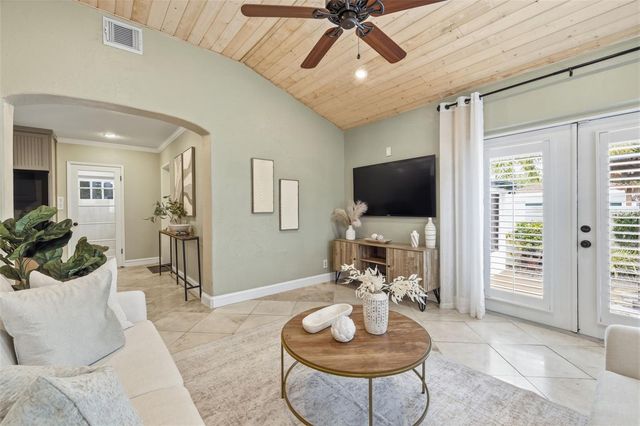 101 26TH AVENUE NE, St Petersburg, FL 33704
