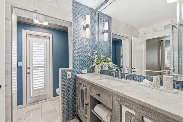 101 26TH AVENUE NE, St Petersburg, FL 33704