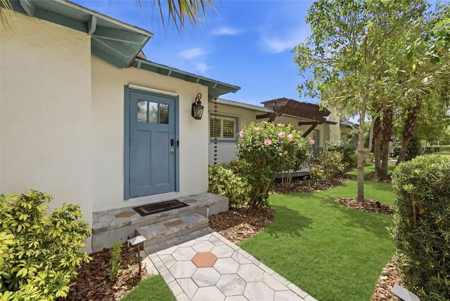 101 26TH AVENUE NE, St Petersburg, FL 33704