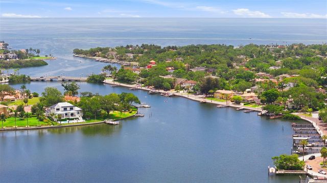 101 26TH AVENUE NE, St Petersburg, FL 33704