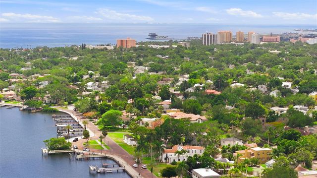 101 26TH AVENUE NE, St Petersburg, FL 33704