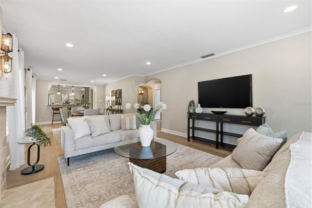 101 26TH AVENUE NE, St Petersburg, FL 33704