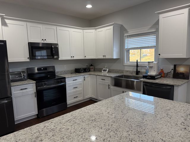 9461 Short Mountain Rd, Smithville, TN 37166