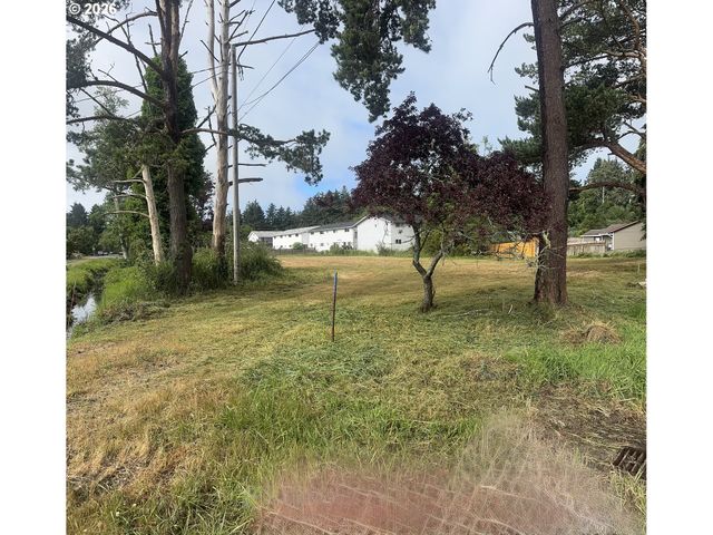 135 Sw 1ST St, Warrenton, OR 97146