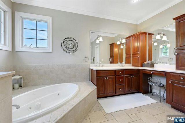 711 Pine Lake Drive, Twp Of Washington, NJ 07676