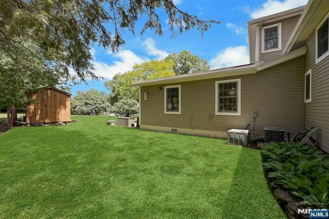 711 Pine Lake Drive, Twp Of Washington, NJ 07676