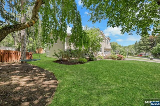 711 Pine Lake Drive, Twp Of Washington, NJ 07676