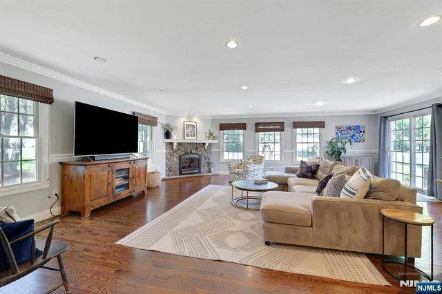 711 Pine Lake Drive, Twp Of Washington, NJ 07676