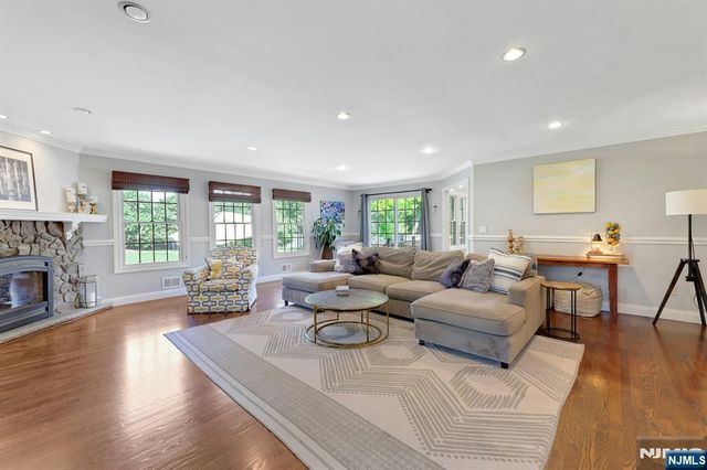 711 Pine Lake Drive, Twp Of Washington, NJ 07676