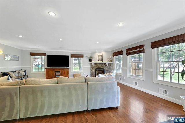 711 Pine Lake Drive, Twp Of Washington, NJ 07676