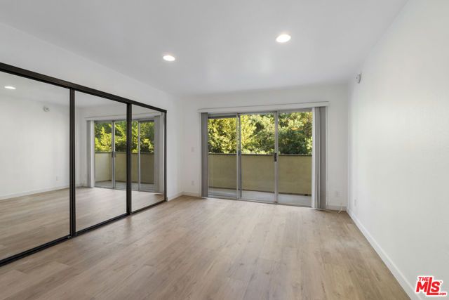 13046 Moorpark Street 204, Los Angeles, CA 91604