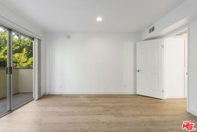 13046 Moorpark Street 204, Los Angeles, CA 91604