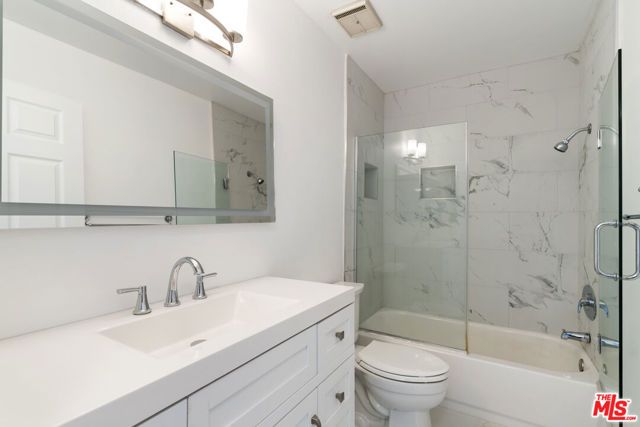13046 Moorpark Street 204, Los Angeles, CA 91604