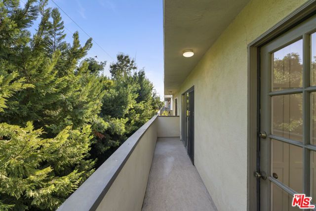 13046 Moorpark Street 204, Los Angeles, CA 91604