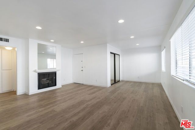 13046 Moorpark Street 204, Los Angeles, CA 91604