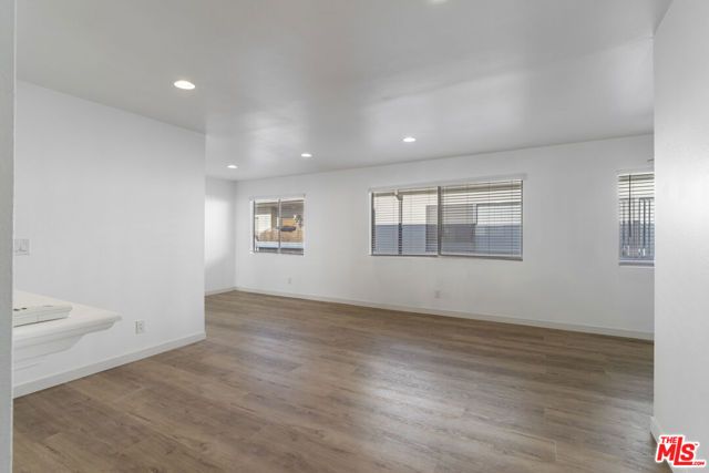13046 Moorpark Street 204, Los Angeles, CA 91604