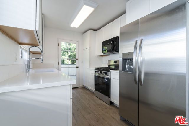 13046 Moorpark Street 204, Los Angeles, CA 91604
