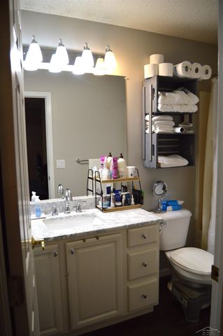 11272 Robin Meadows Meadows, Freeland, MI 48623