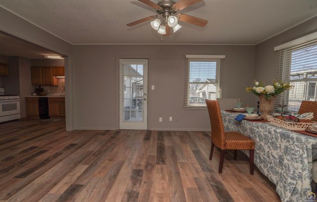 523 Montana Ave, Holton, KS 66436