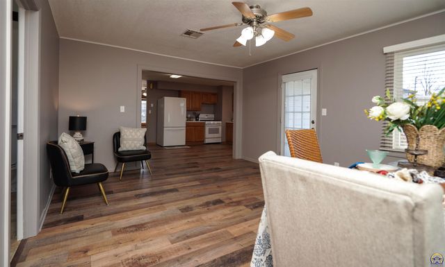 523 Montana Ave, Holton, KS 66436