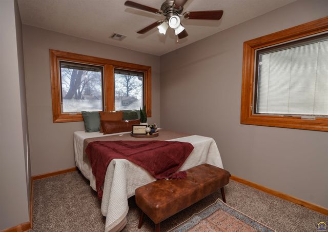 523 Montana Ave, Holton, KS 66436