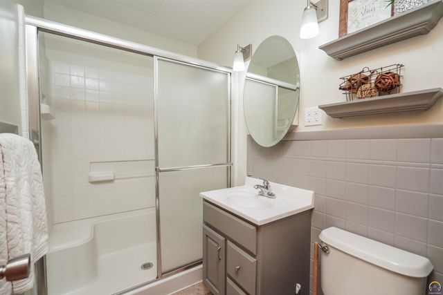 523 Montana Ave, Holton, KS 66436