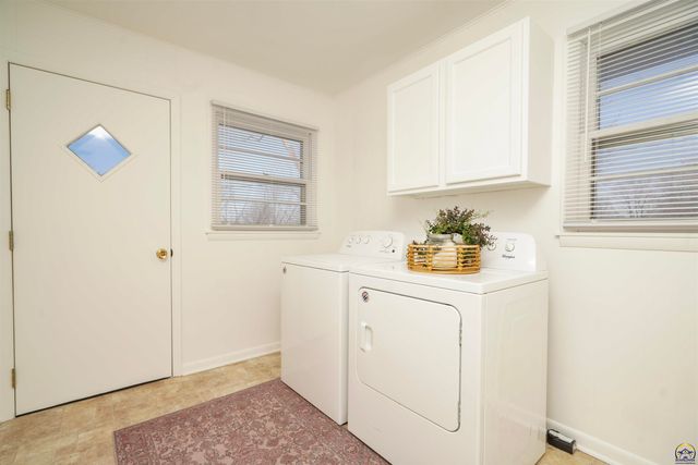 523 Montana Ave, Holton, KS 66436