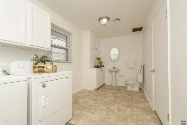 523 Montana Ave, Holton, KS 66436