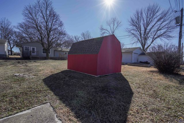 523 Montana Ave, Holton, KS 66436