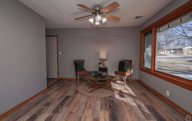 523 Montana Ave, Holton, KS 66436