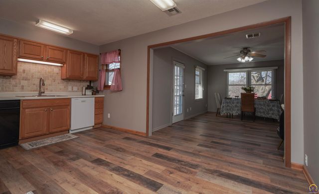 523 Montana Ave, Holton, KS 66436