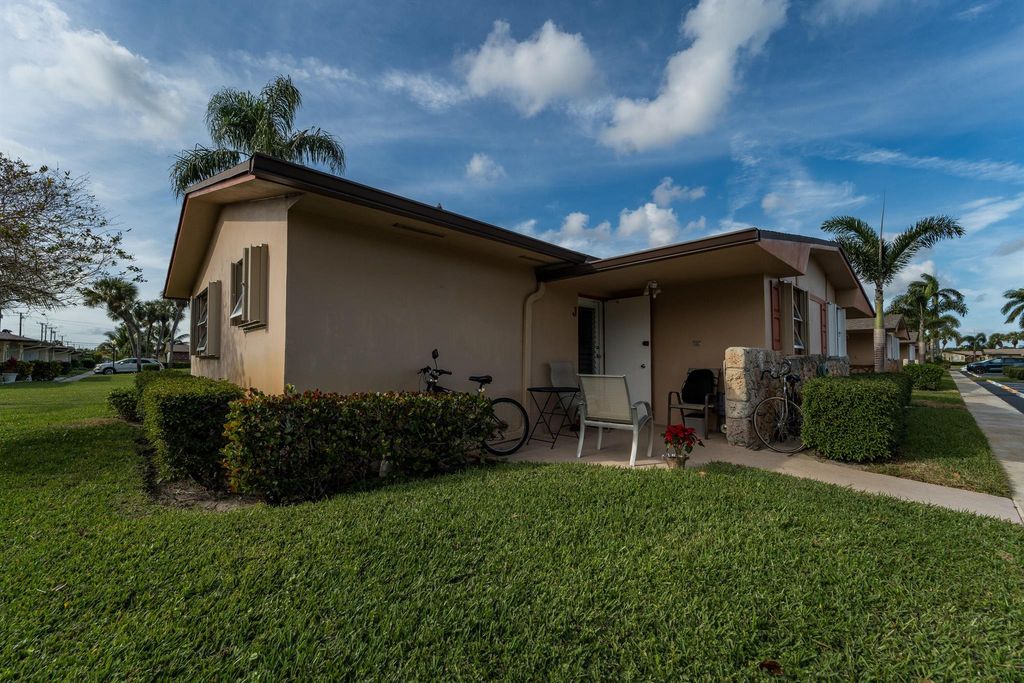 2955 W Crosley Drive J, West Palm Beach, FL 33415