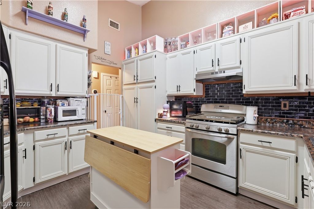 2730 Meadow Spring Court, Las Vegas, NV 89156 — photo 3