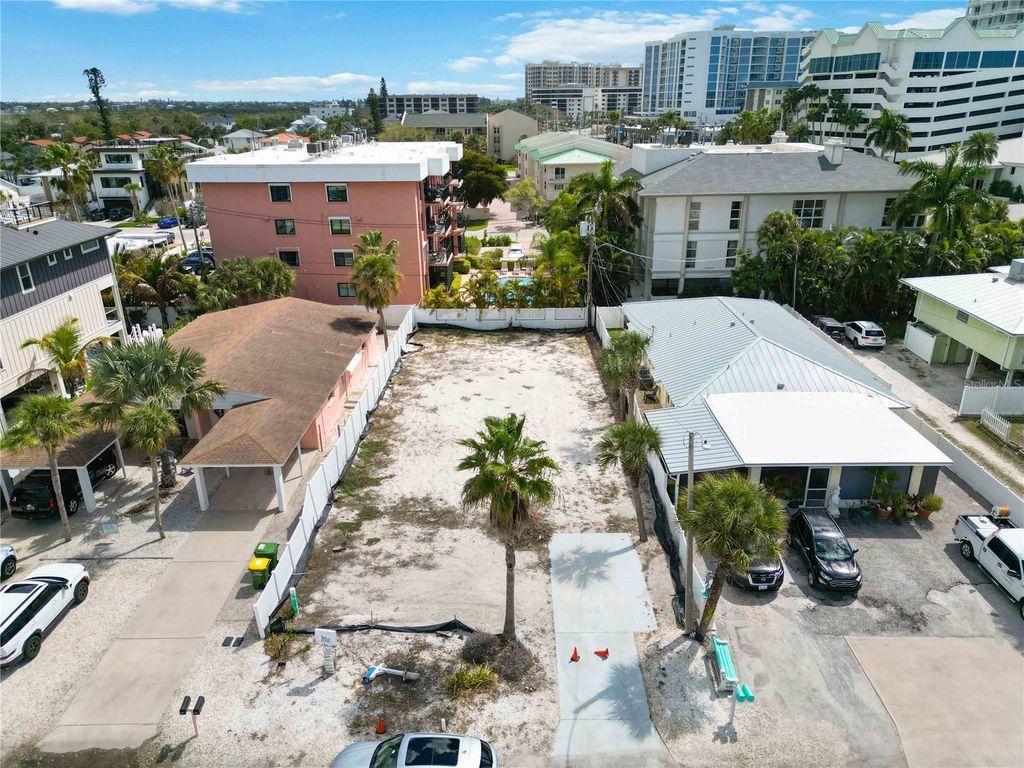 132 GRANT DRIVE, Sarasota, FL 34236