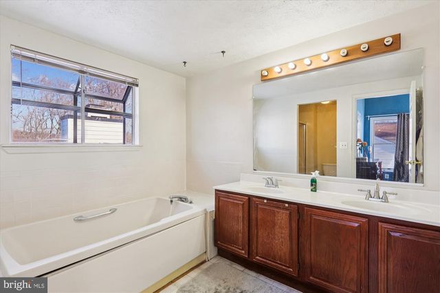 3024 MEMORY LN, Silver Spring, MD 20904