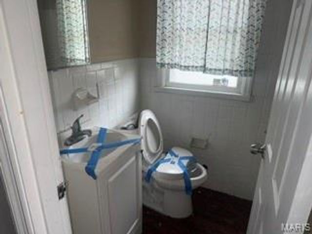 737 Charbonier Road, Florissant, MO 63031