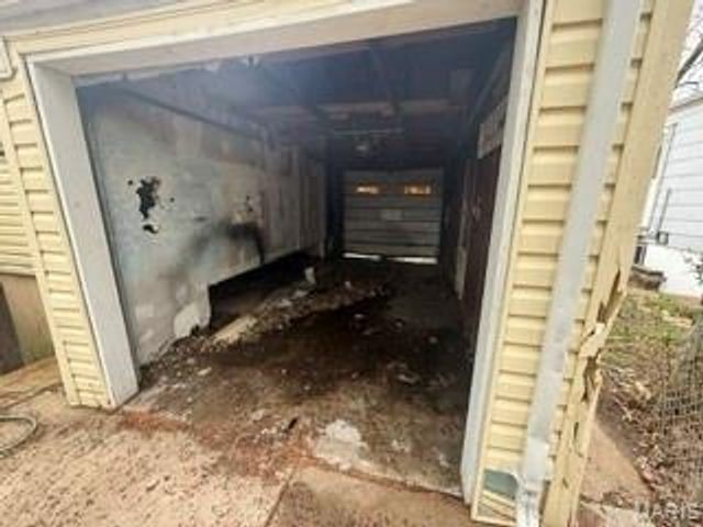 737 Charbonier Road, Florissant, MO 63031