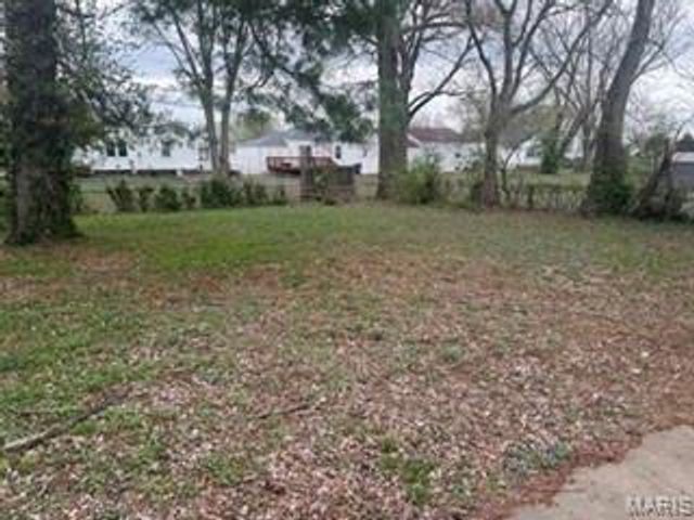 737 Charbonier Road, Florissant, MO 63031