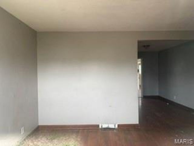 737 Charbonier Road, Florissant, MO 63031