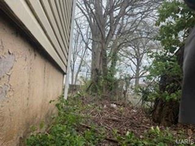 737 Charbonier Road, Florissant, MO 63031