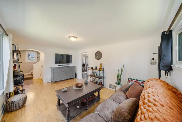 614 KAUKAUNA STREET, Kaukauna, WI 54130