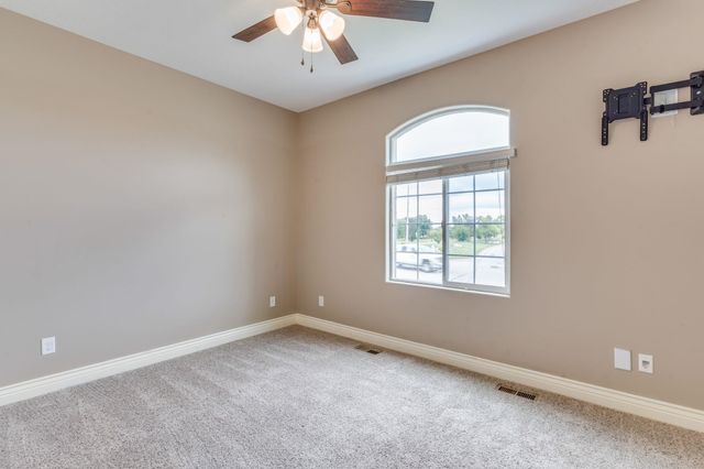 1642 E Bearhill, Park City, KS 67147