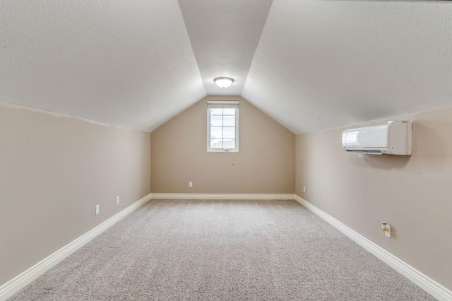 1642 E Bearhill, Park City, KS 67147