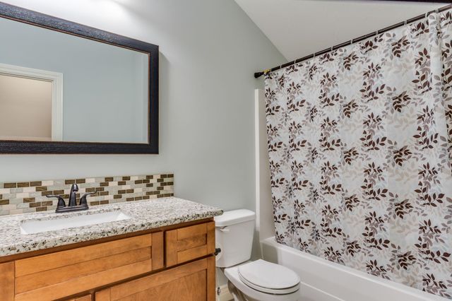 1642 E Bearhill, Park City, KS 67147